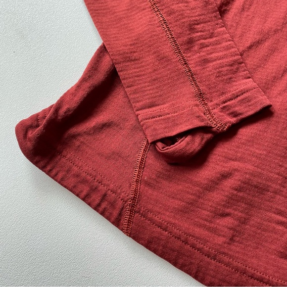 Size medium Outdoor Bundle Box. Patagonia, REI, Mountain Hardwear, Mondetta - Picture 10 of 16